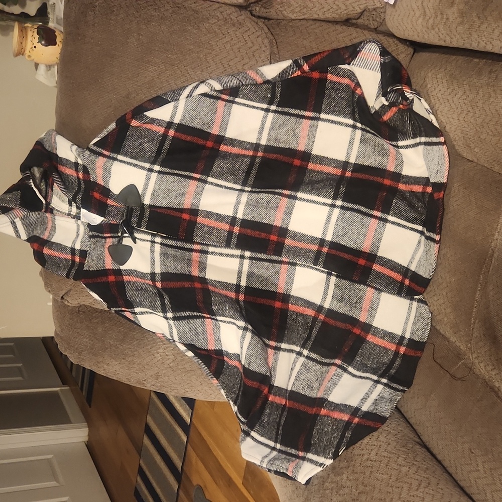 Cape - Picture 2 of 4